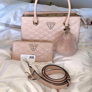 Guess baby pink handbag with wallet🎀